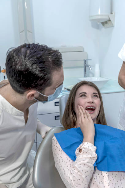 Best Emergency Tooth Extraction  in Tice, FL
